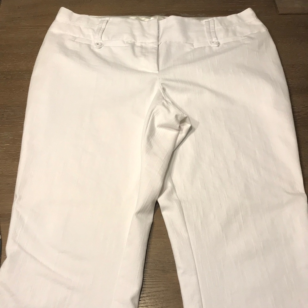 Maurice’s white pants